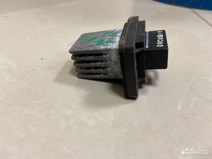 Резистор печки Chevrolet Lacetti хетчбек F16D3