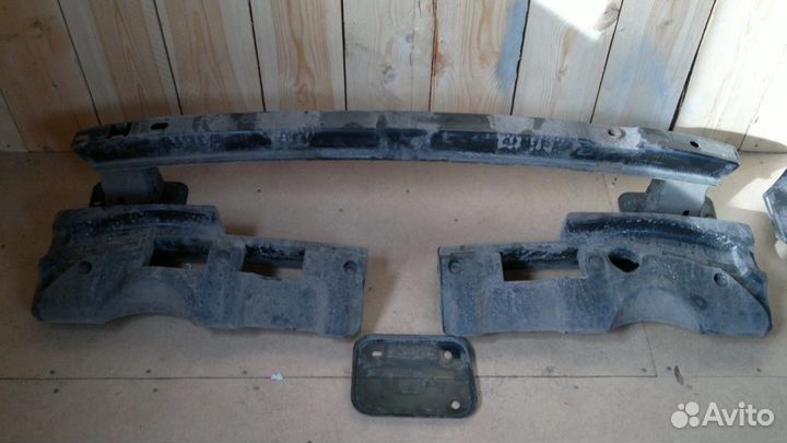 Усилитель заднего бампера ford kuga 2008 год