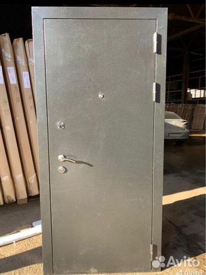 Дверь входная металлическая сотка