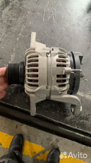 Продам генератор volvo