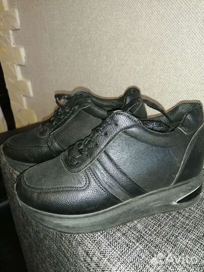 Кроссовки женские 37 размер