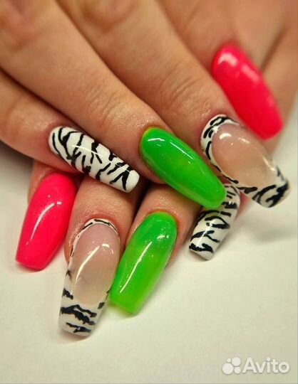 Мастер по наращиванию ногтей