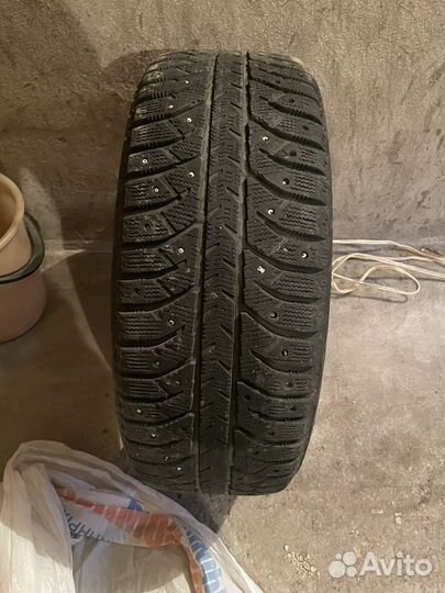 Bridgestone Ice Cruiser 7000 205/55 R16