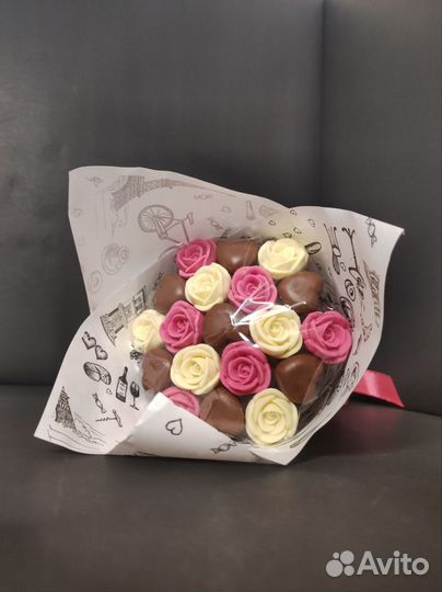 Букет из Роз и Сердец - 19 шт