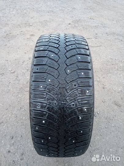Bridgestone Blizzak Spike-01 235/45 R17 97T