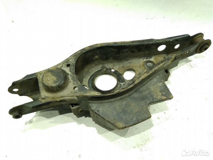 Рычаг задний нижний правый