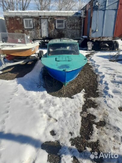 Лодка с мотором