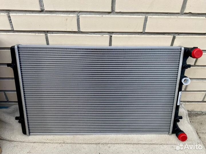 Радиатор охлаждения VAG 1.8т