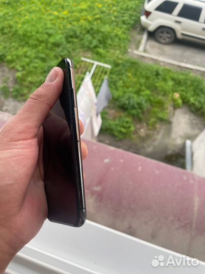 iPhone X, 64 ГБ