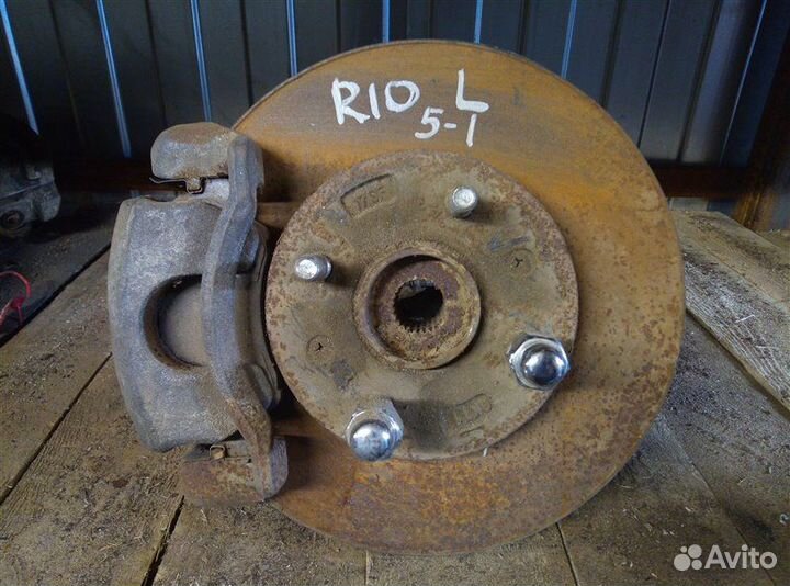 Кулак (цапфа) передний левый Kia Rio 2014