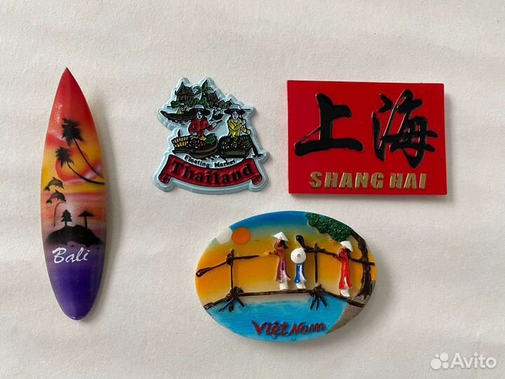 Магниты на холодильник из разных стран