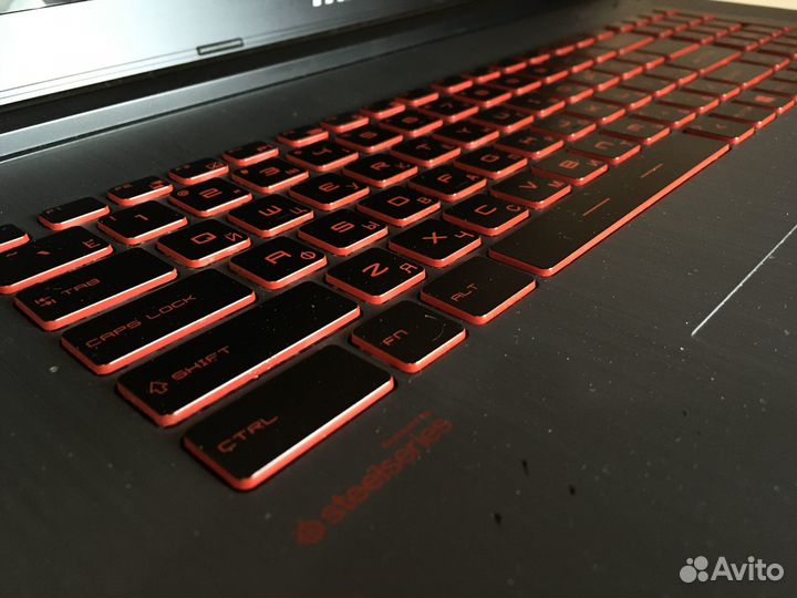 Игровой ноутбук MSI MS-1799 (i7, GTX1050)