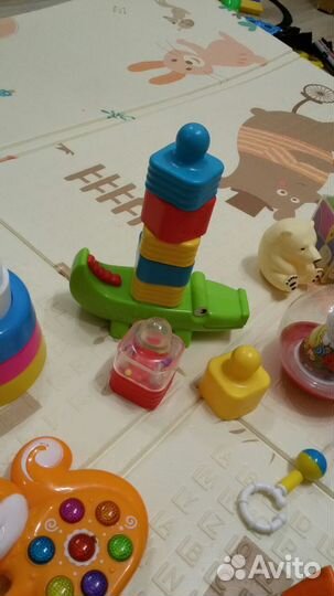 Игрушки развивающие пакетом для малыша 0-2 года