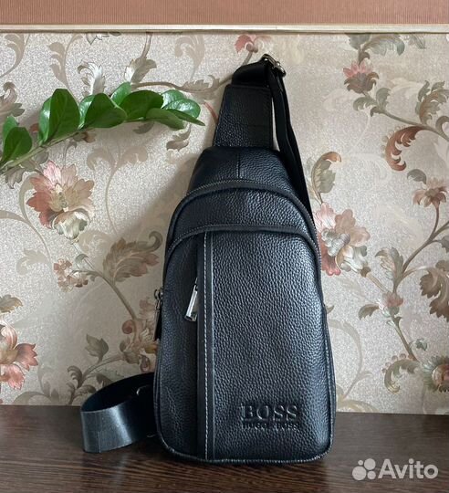 Мужская кожаная сумка Hugo Boss слинг