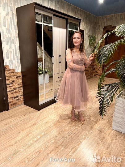 Нарядное платье