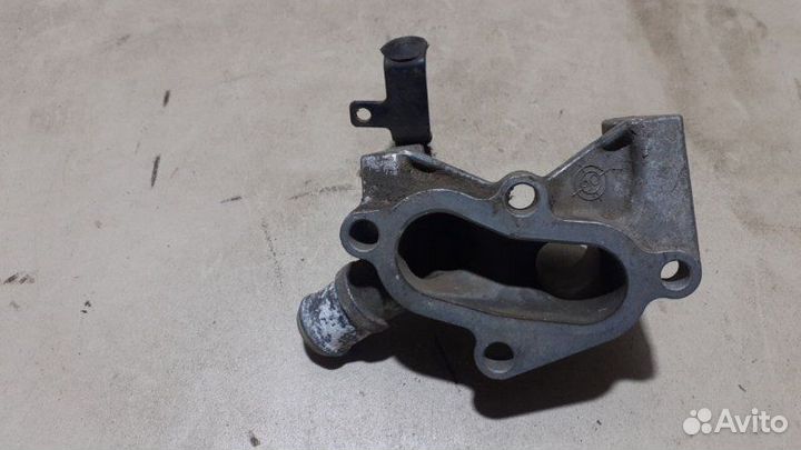 Фланец двигателя системы охлаждения Ford Fusion