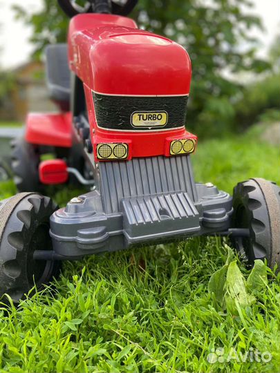 Детский трактор с педалями