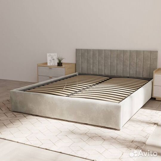 Кровать двуспальная с матрасом