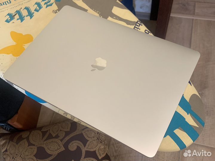 Apple MacBook Pro 15' 2017/16/512/radeon PRO 560