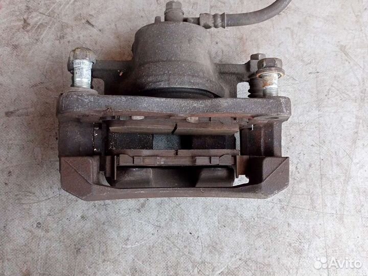 Передние суппорта передний Suzuki Sx 4 YA21S M16A