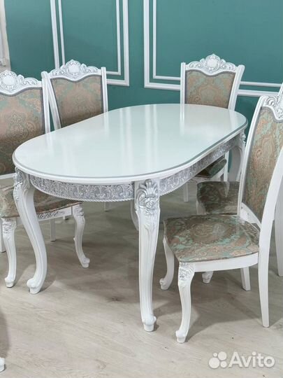 Стол и стулья в гостиную. В наличии