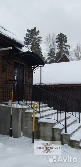 Козырек над крыльцом из металла