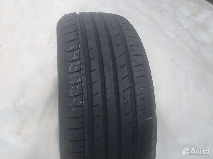 Yokohama BluEarth-A 215/50 R17