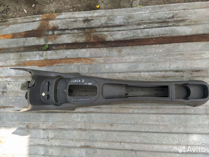 Консоль центральная Opel Corsa D