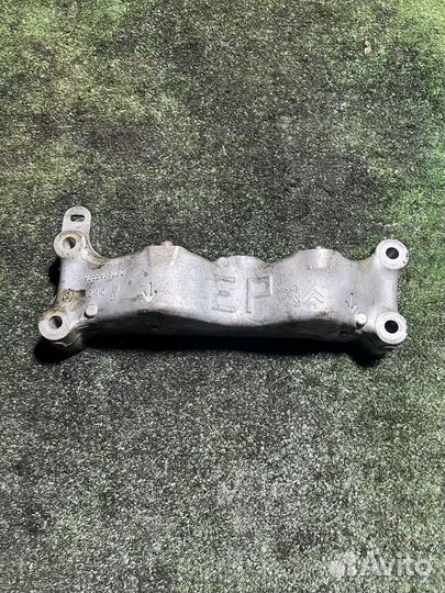 Кронштейн двигателя Peugeot 308 1.6 EP6
