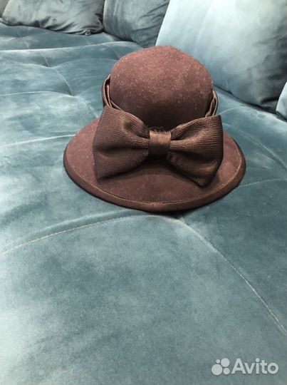 Фетровая черная шляпа