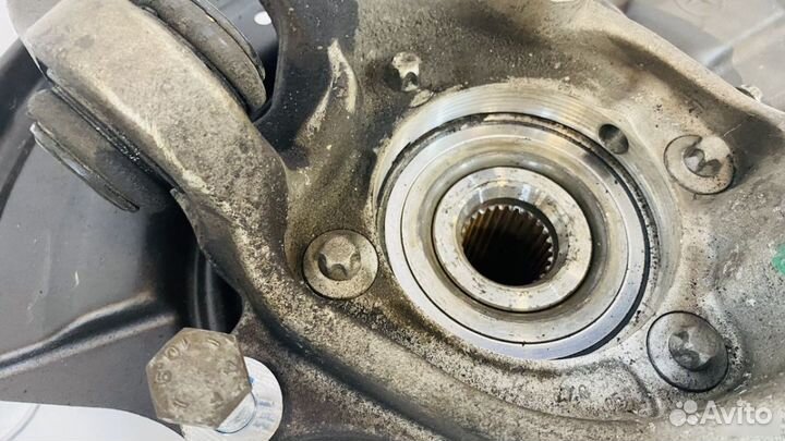 Кулак задний левый правый Mercedes W212