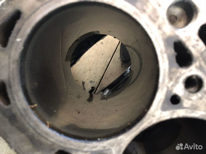 Блок двигателя Renault scenic 1.6 2005 год K4M