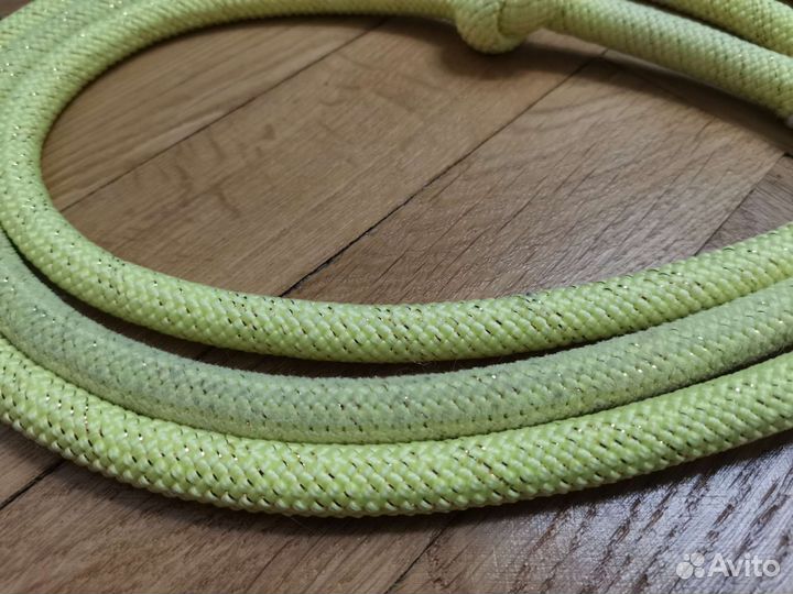 Гимнастическая скакалка