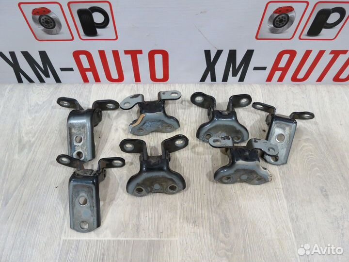 Петля двери Toyota Corolla 150