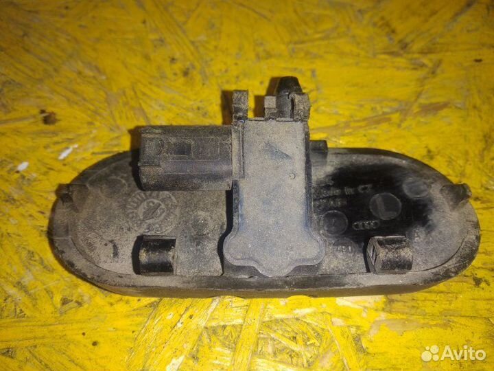 Форсунка омывателя Audi A6 C6 caha 2010