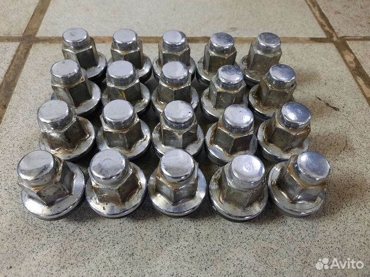 Колесные гайки Toyota Lexus 570 20 шт