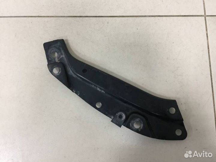 Кронштейн фар правый Volkswagen Polo Sed RUS 2011