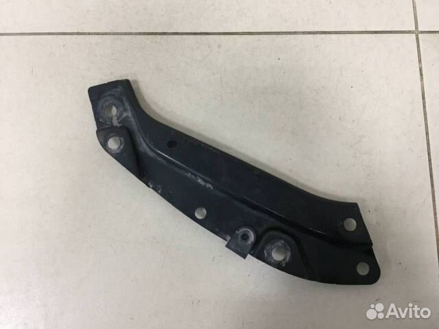 Кронштейн фар правый Volkswagen Polo Sed RUS 2011