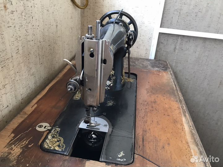 Швейная машинка singer