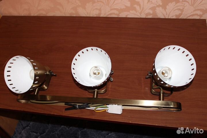 Светильник 3х рожковый новый.Cтаринная медь