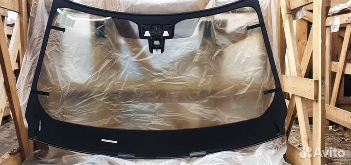 Стекло лобовое Range Rover Velar L560 5D SUV 2018