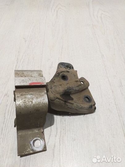 Опора двигателя двс Кронштейн Renault logan Прав