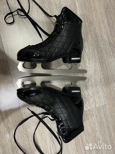 Коньки фигурные женские Pretty black