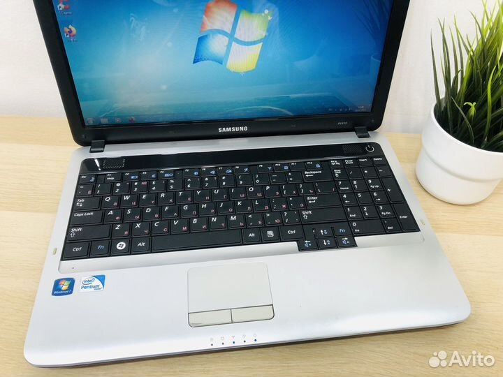 Ноутбук Samsung для работы и офиса