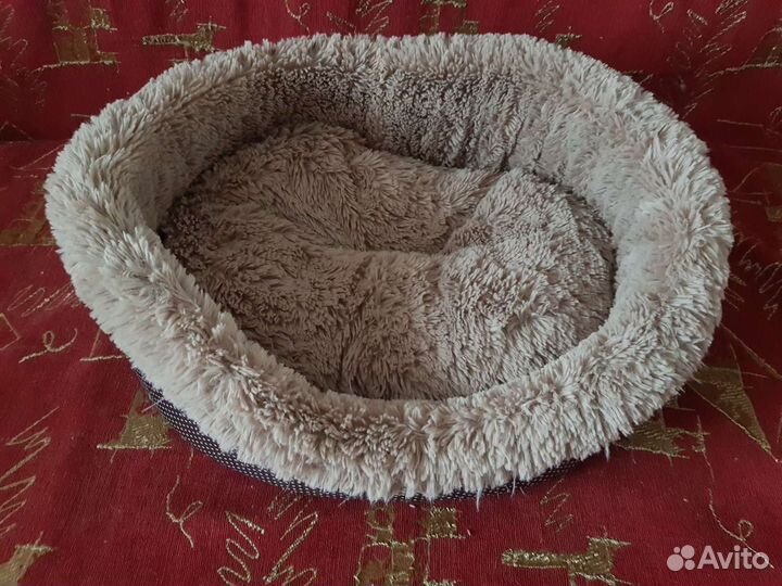 Лежанка для кошек / собак