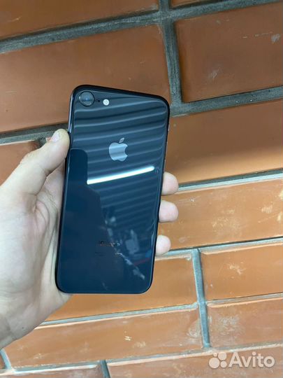 Телефон iPhone 8 64 gb