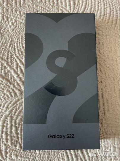 Samsung Galaxy S22, 8/256 ГБ