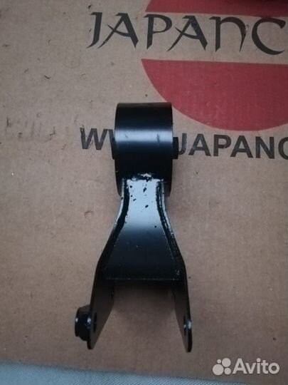 Опора двигателя Mitsubishi Mirage awsmi1079