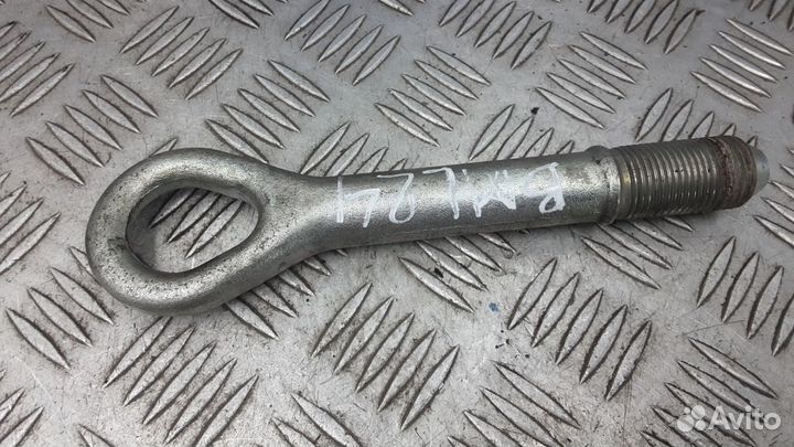 Крюк буксировочный на Toyota Rav 4 Zsa3