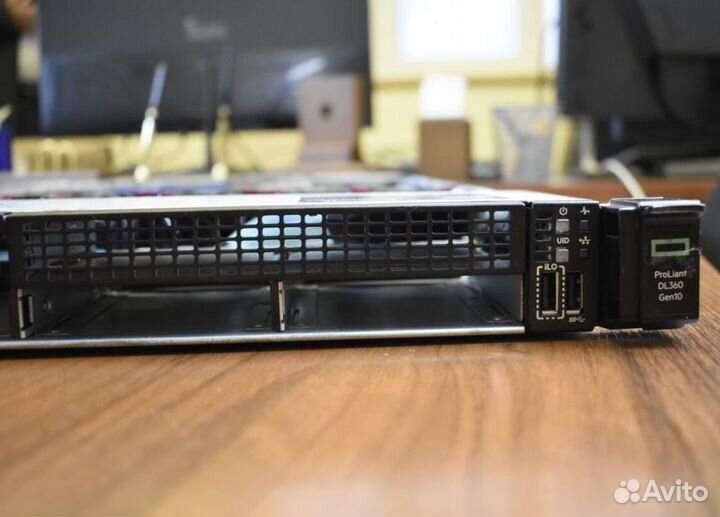 Сервер HP ProLiant DL360 Gen10 8SFF